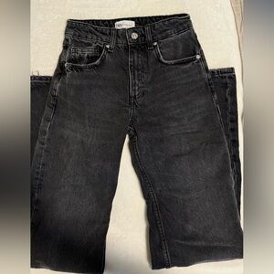 TRE STRAIGHT LEG JEANS WITH A HIGH WAIST